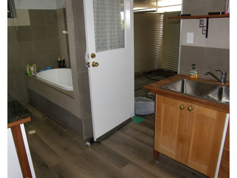 10 Leddy Court, Moffatdale QLD 4605