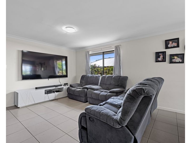 5 Parkview Close, Southside QLD 4570