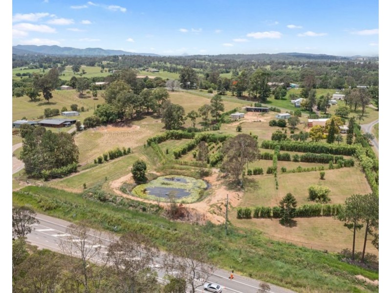 17 Lockhart Road, Victory Heights QLD 4570