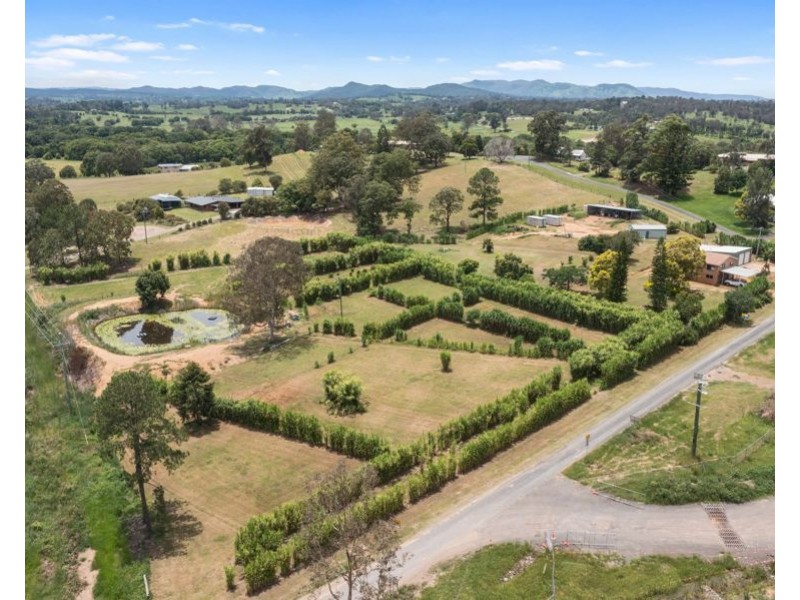 17 Lockhart Road, Victory Heights QLD 4570