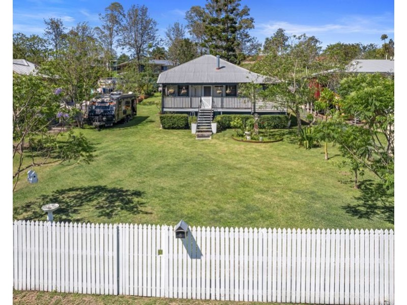 8 Laird Street, Goomeri QLD 4601