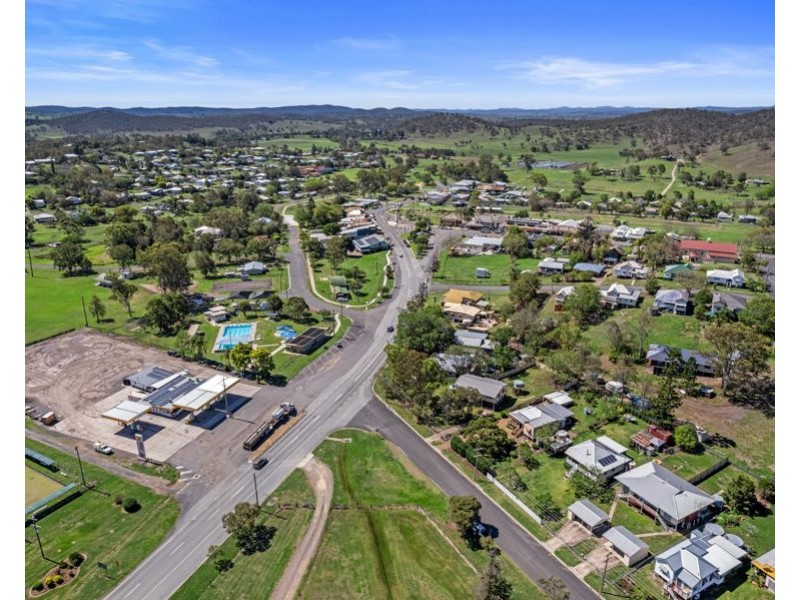 8 Laird Street, Goomeri QLD 4601