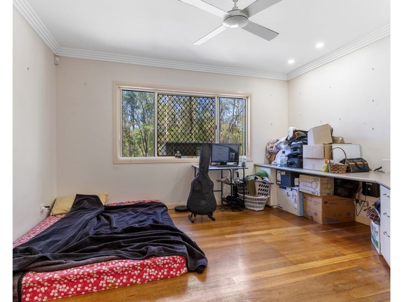 70 Smedley Drive, Pomona QLD 4568