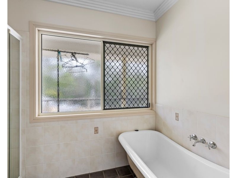 70 Smedley Drive, Pomona QLD 4568