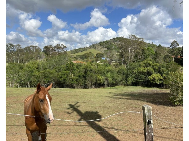 23 Highfield Drive, Chatsworth QLD 4570