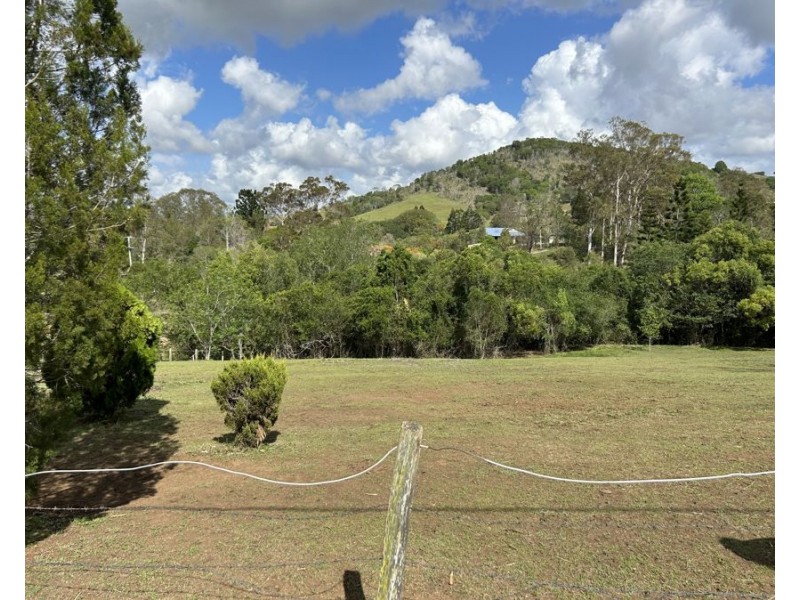 23 Highfield Drive, Chatsworth QLD 4570
