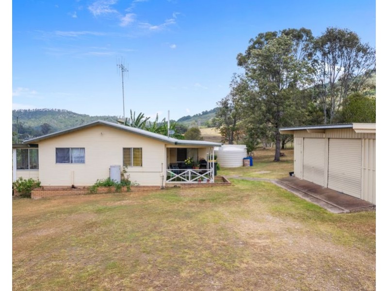 7 Domans Road, Kanigan QLD 4570