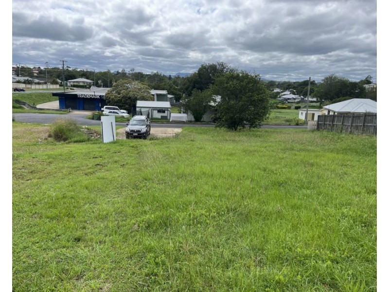 8 Bennett Street, Gympie QLD 4570