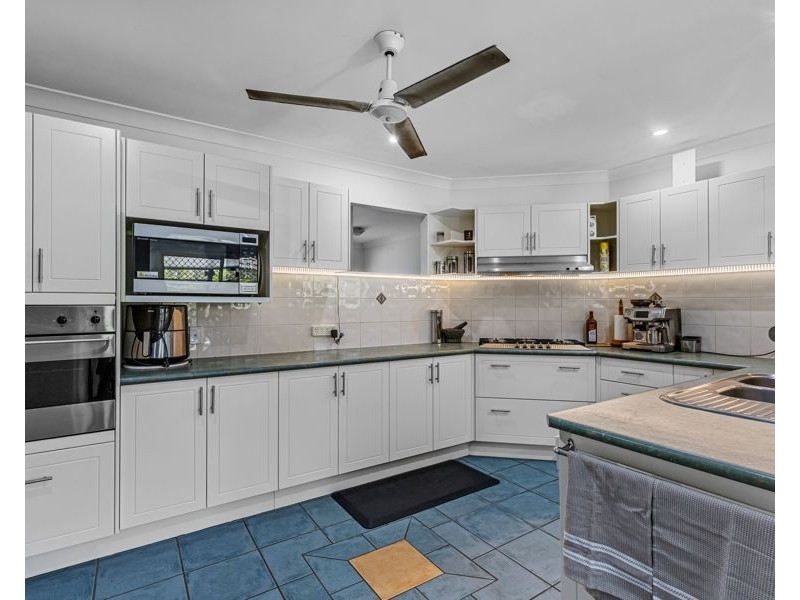 16 Smedley Drive, Pomona QLD 4568