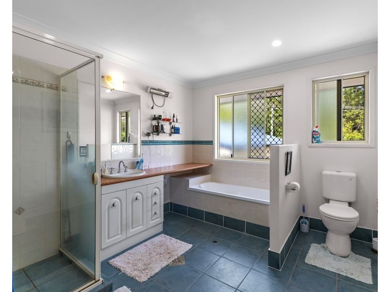 16 Smedley Drive, Pomona QLD 4568