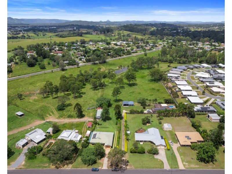 3a Sorensen Road, Southside QLD 4570