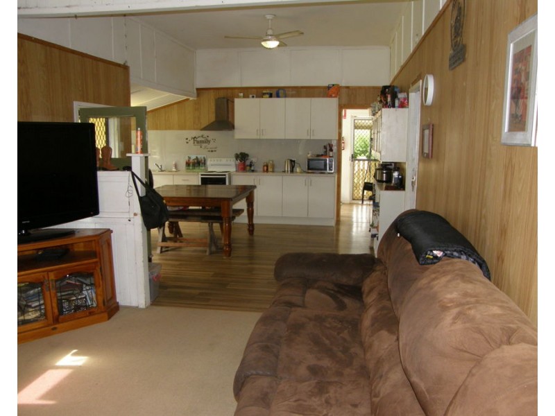 9 Oakey Creek Road, Cinnabar QLD 4600