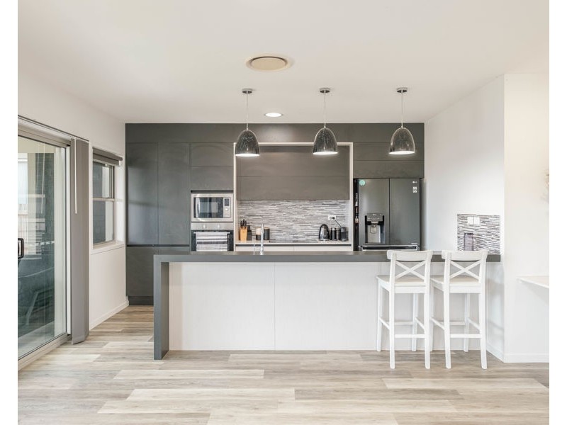 18 Cambridge Circuit, Southside QLD 4570