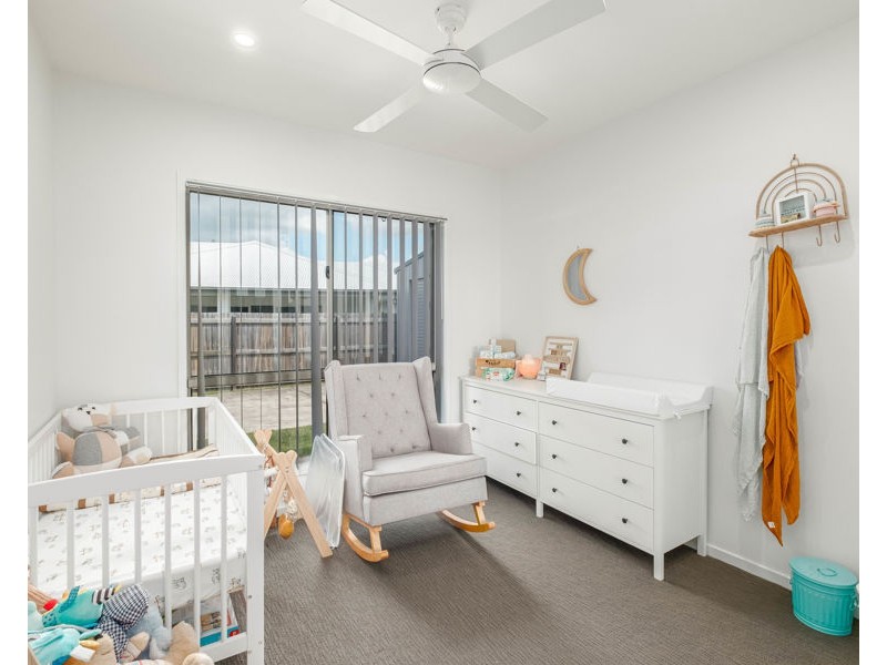 18 Cambridge Circuit, Southside QLD 4570