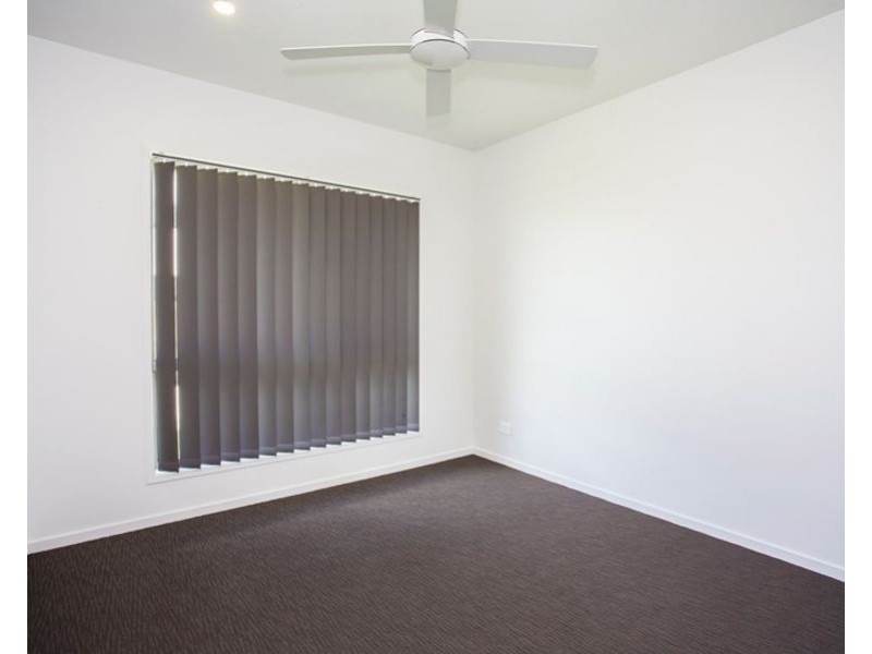 18 Cambridge Circuit, Southside QLD 4570