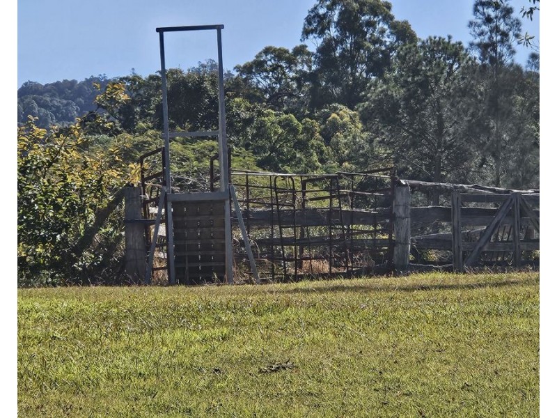 327 Schreibers Road, Cooran QLD 4569