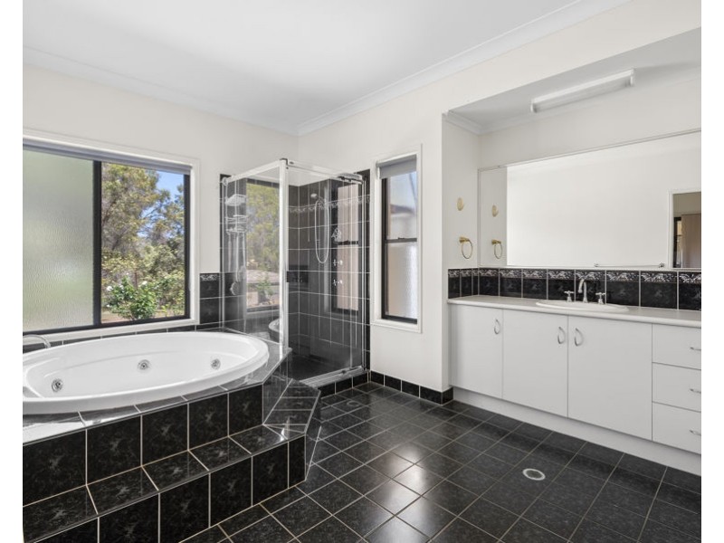 32 Parkland Drive, Chatsworth QLD 4570