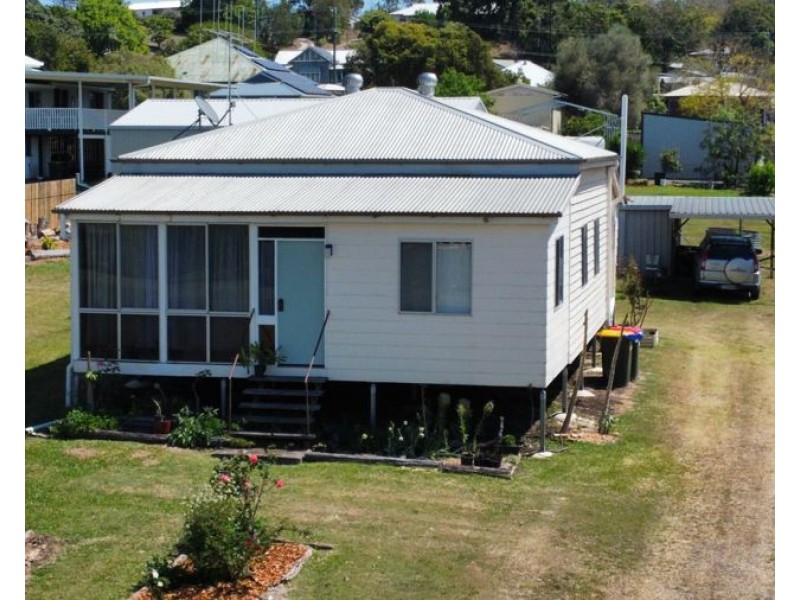 11 Barnes Street, Goomeri QLD 4601