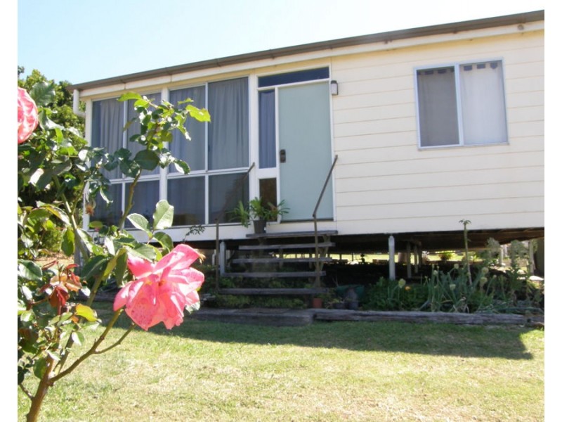 11 Barnes Street, Goomeri QLD 4601