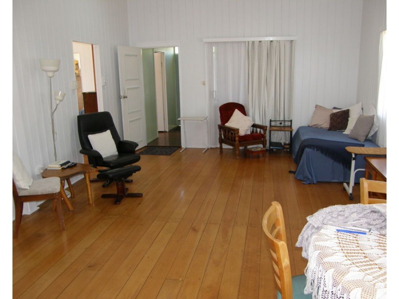 11 Barnes Street, Goomeri QLD 4601