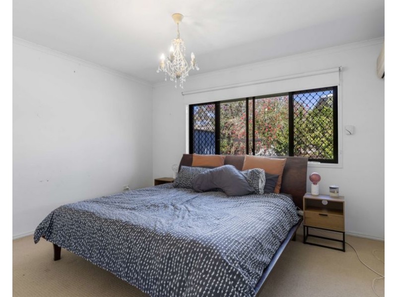 5 Inverness Street, Southside QLD 4570