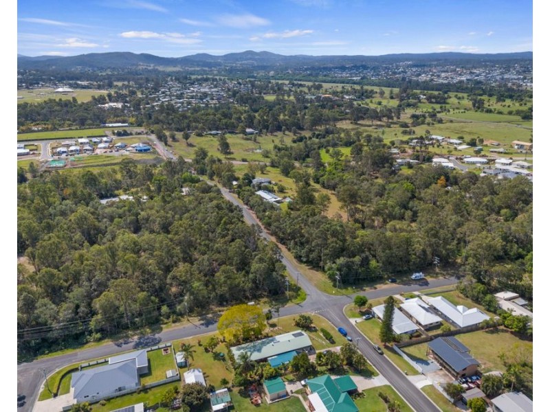2 Julienne Street, Southside QLD 4570