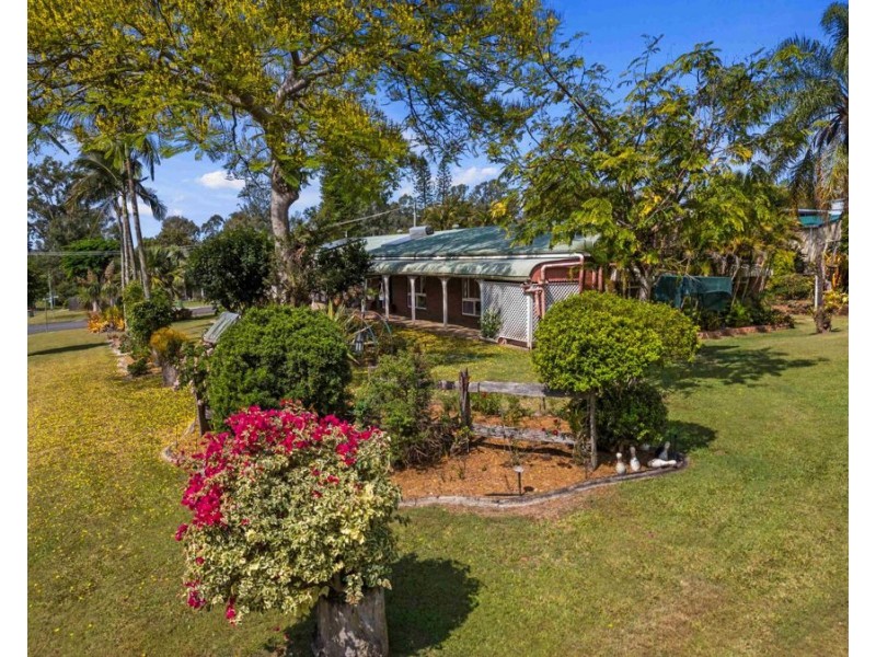 2 Julienne Street, Southside QLD 4570