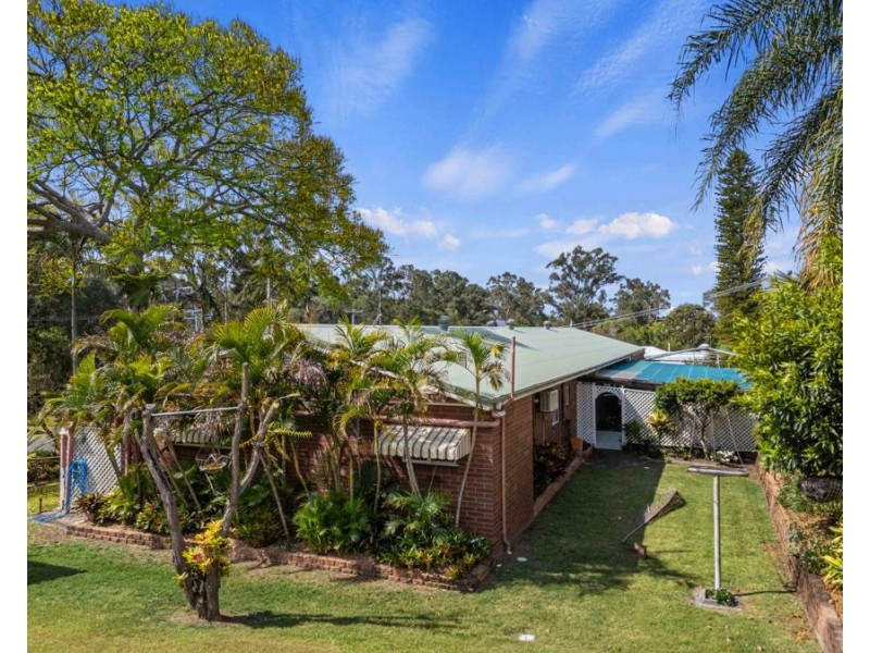 2 Julienne Street, Southside QLD 4570