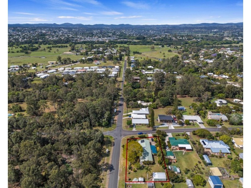 2 Julienne Street, Southside QLD 4570