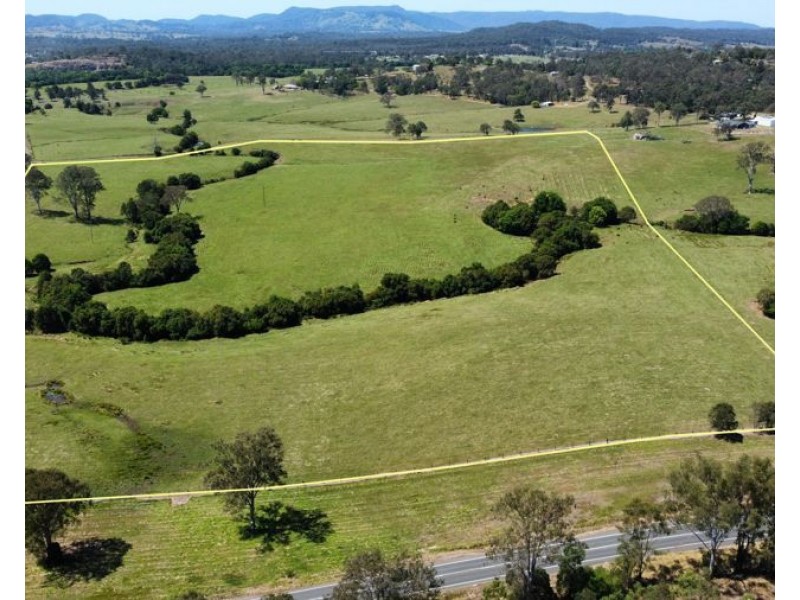 122 Fitzpatrick Road, Jones Hill QLD 4570