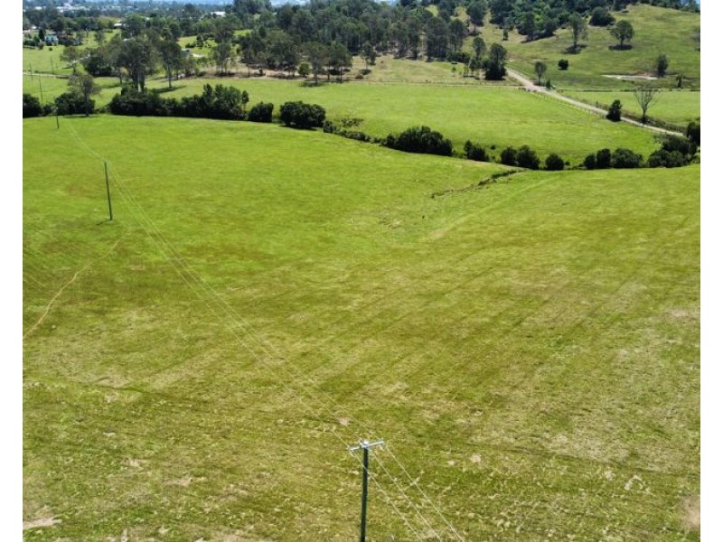 122 Fitzpatrick Road, Jones Hill QLD 4570