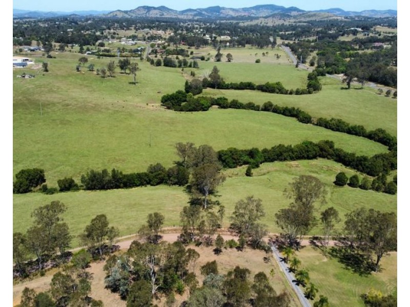 122 Fitzpatrick Road, Jones Hill QLD 4570