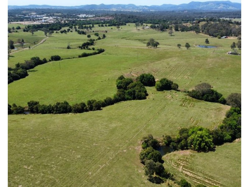 122 Fitzpatrick Road, Jones Hill QLD 4570