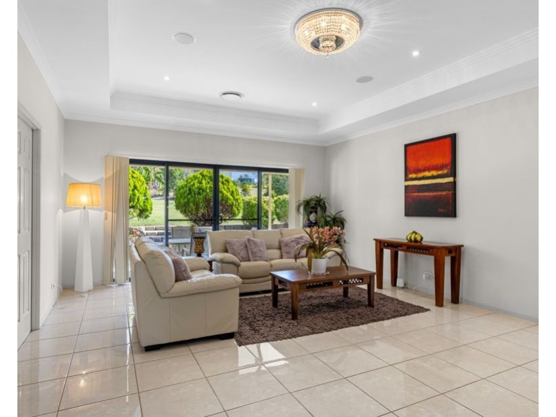4 Dominique Court, Southside QLD 4570