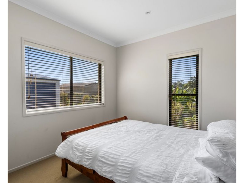 4 Dominique Court, Southside QLD 4570