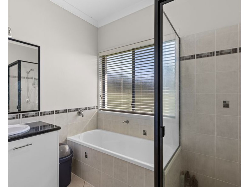 4 Dominique Court, Southside QLD 4570