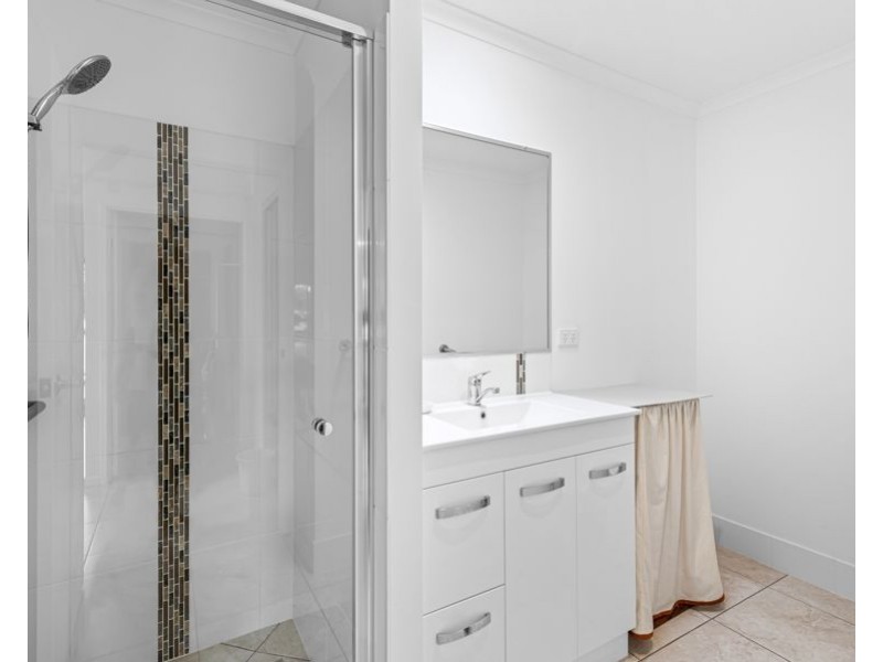 9/5 Rose Road, Southside QLD 4570