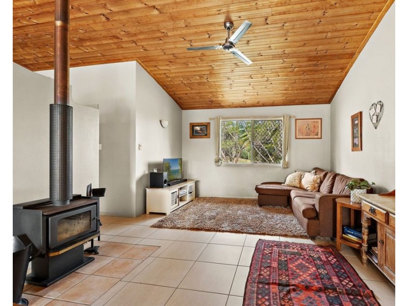 23 Percival Road, Chatsworth QLD 4570