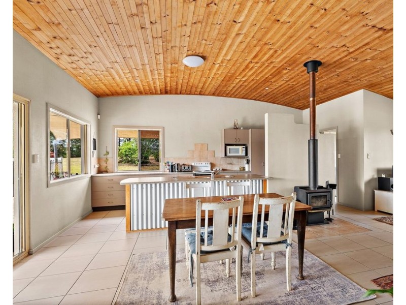 23 Percival Road, Chatsworth QLD 4570