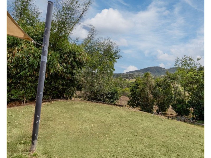 23 Percival Road, Chatsworth QLD 4570