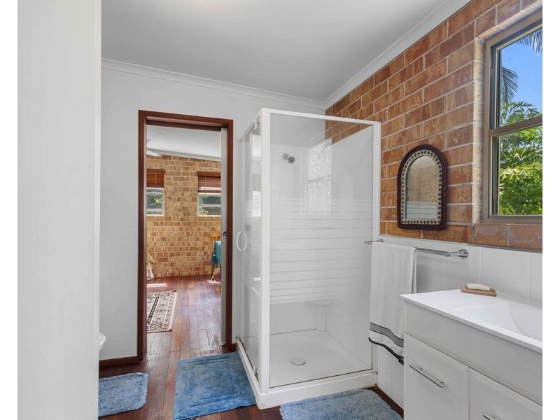 90 Messmate Road, Neerdie QLD 4570