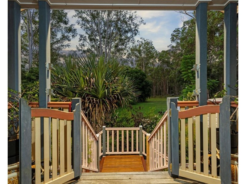 863 Noosa Road, Mothar Mountain QLD 4570