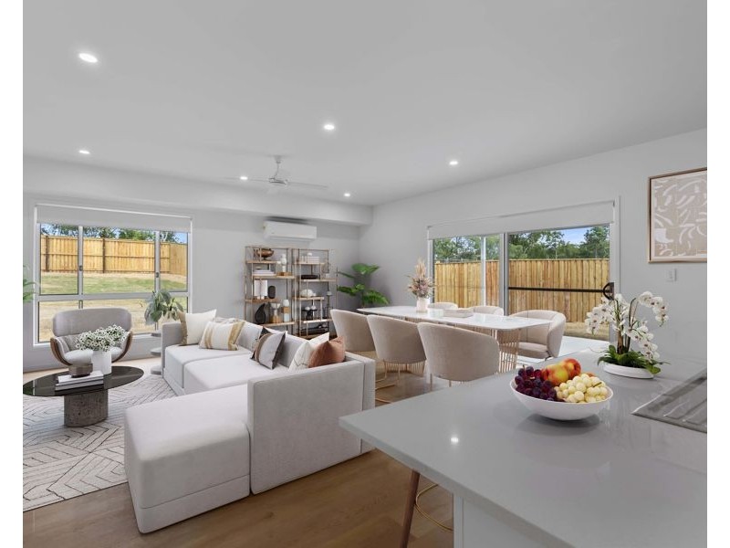 1 Woodland Drive, Southside QLD 4570