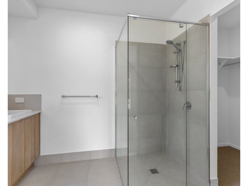 1 Woodland Drive, Southside QLD 4570