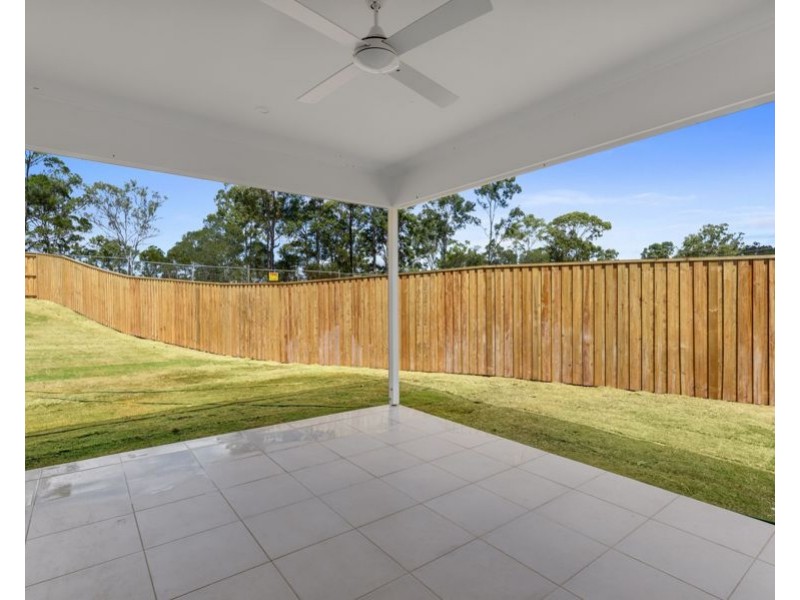 1 Woodland Drive, Southside QLD 4570