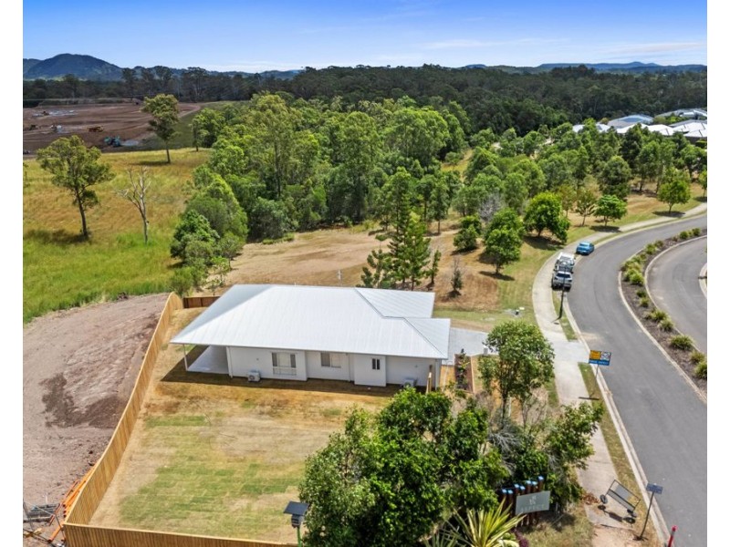 1 Woodland Drive, Southside QLD 4570