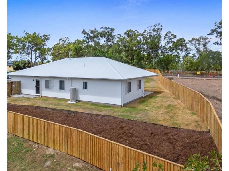 1 Woodland Drive, Southside QLD 4570