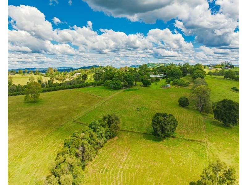 68 Tipping Road, Chatsworth QLD 4570