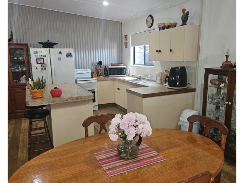 11 Leddy Court, Moffatdale QLD 4605