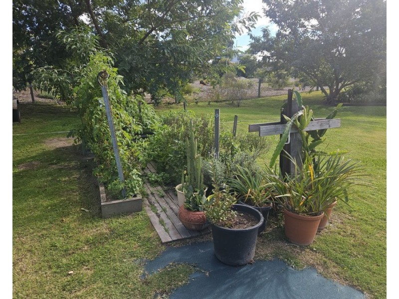 11 Leddy Court, Moffatdale QLD 4605